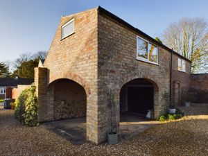 Outbuilding- click for photo gallery